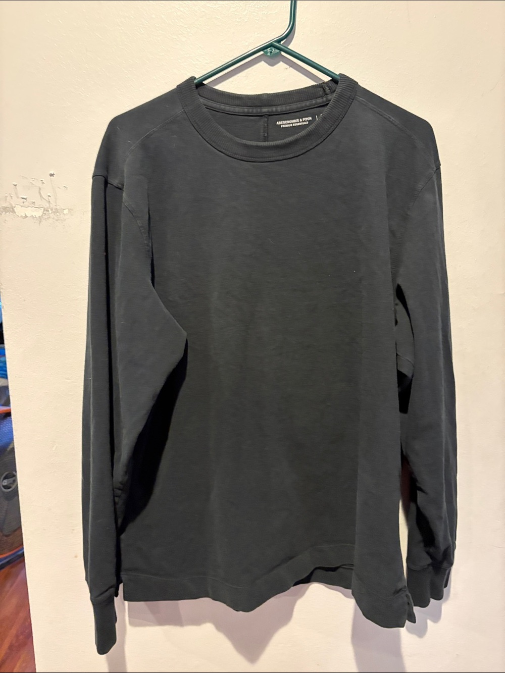 Abercrombie & Fitch Men's Black Crewneck Sweatshirt